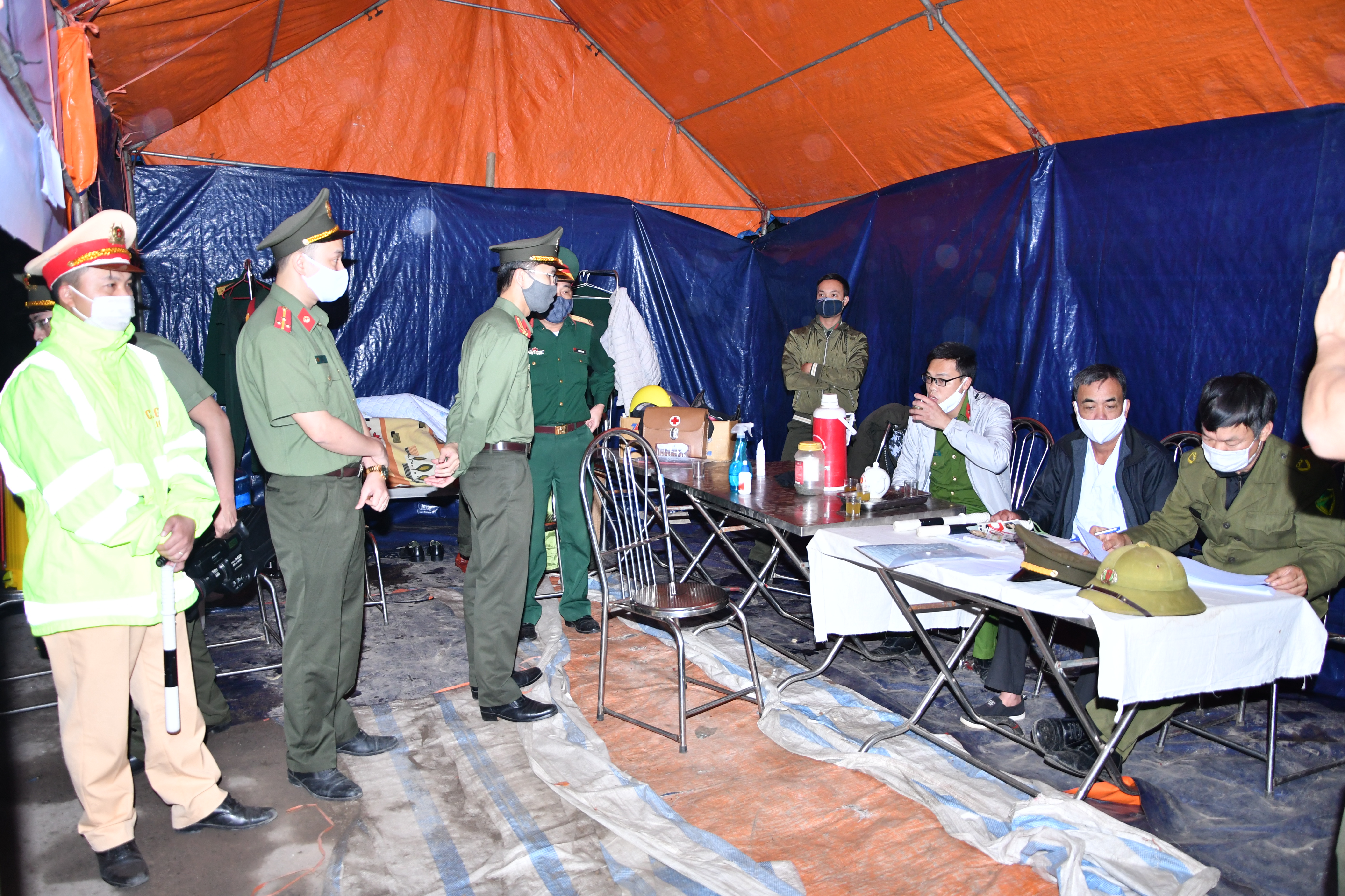 Phòng Tham mưu: Chủ động tham mưu xử lý đối tượng lợi dụng hoạt động nuôi ngao và khai thác cát để gây rối ANTT